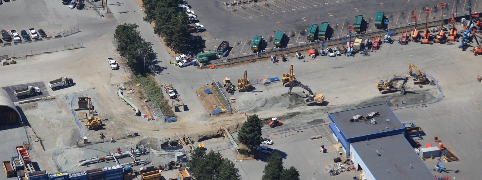 Pipeline lowerboom operation, BC